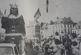 Lydéric en parade devant les drapeaux européens